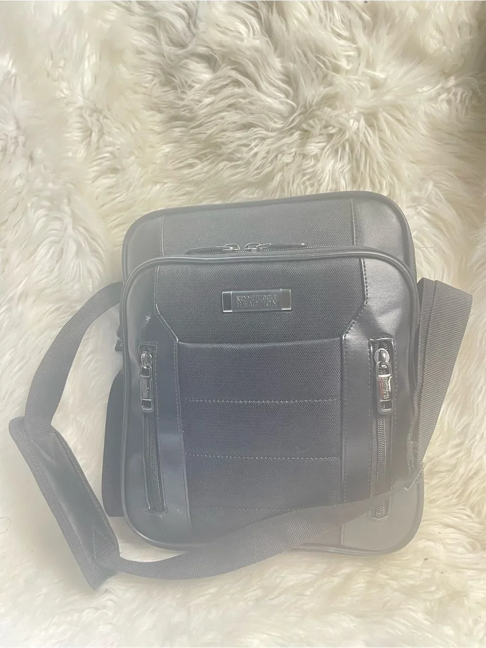 Kenneth Cole Reaction Black Leather Messenger Crossbody